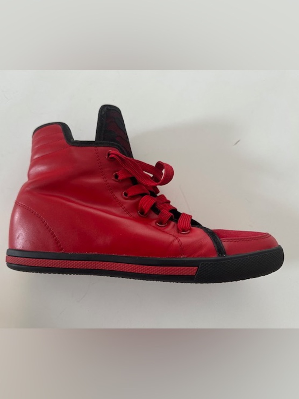 CLARKS Booties Red Black Leather Laces Flat Sole Sz 6.5-7